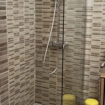 Alexandra Apartment