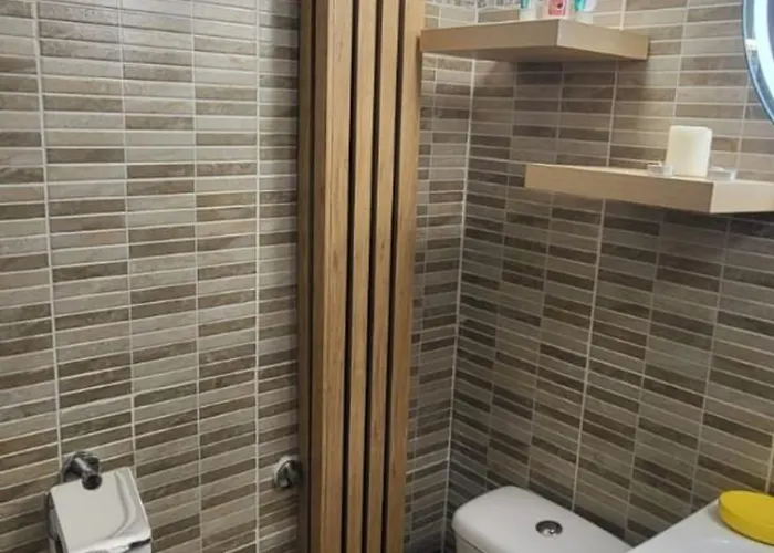 Alexandra Apartment *